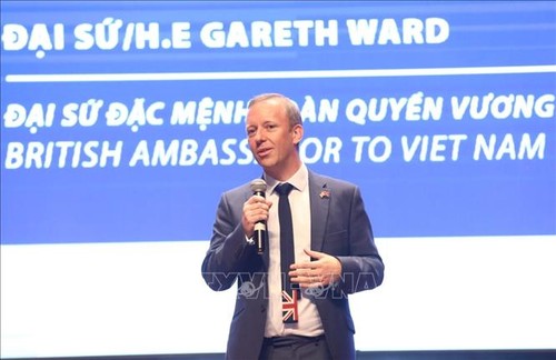 COVID-19: Посол Великобритании выразил благодарность врачам и Правительству Вьетнама - ảnh 1