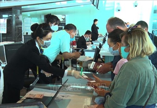 Специальным рейсом из Вьетнама вернулись домой более 180 российских пассажиров - ảnh 1