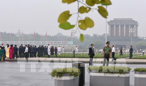 Мавзолей Президента Хо Ши Мина открыт с 12 мая - ảnh 1