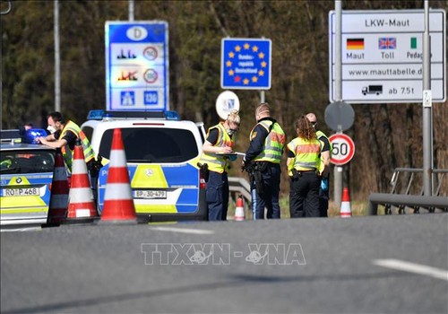 В ряде европейских стран начали открывать границу и снимать ограничительные меры - ảnh 1