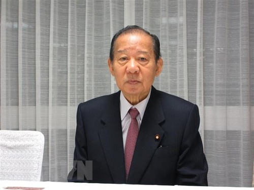Тосихиро Никая переизбран генеральным секретарем правящей в Японии ЛДП   - ảnh 1