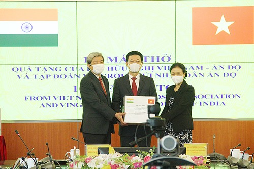  Вьетнам предоставит Индии 100 дыхательных аппаратов - ảnh 1