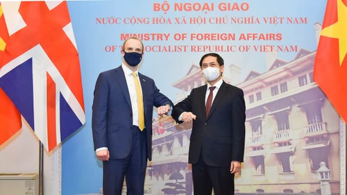 Активизация отношений стратегического партнерства между Вьетнамом и Великобританией - ảnh 1