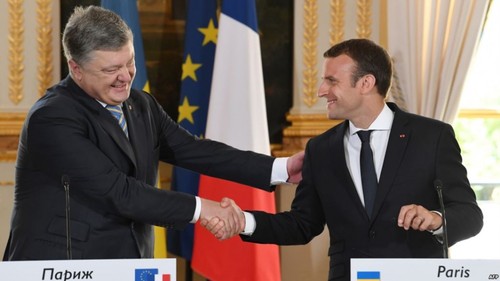 Presiden Perancis mendorong perundingan damai tentang Ukraina - ảnh 1