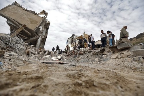 Pasukan-pasukan yang berbaku tembak telah menarik diri keluar dari Ibukota Yaman - ảnh 1