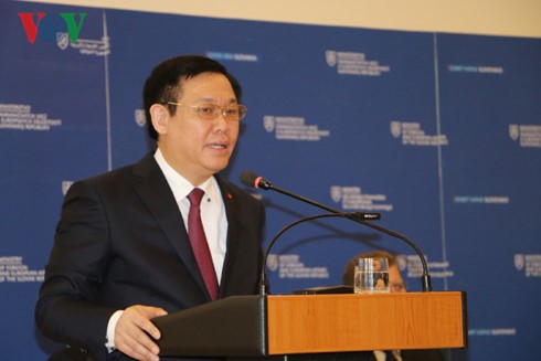 Deputi PM Vietnam, Vuong Dinh Hue mengakhiri dengan baik kunjungan kerja di Slovakia - ảnh 2
