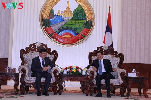 PM Laos memberikan penilaian tinggi terhadap dukungan dan bantuan VOV - ảnh 1
