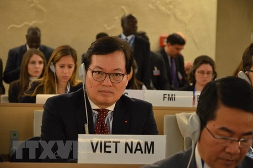 Vietnam memimpin simposium tentang peranan teknologi informasi dalam mendorong hak ekonomi, sosial dan kebudayaan - ảnh 1