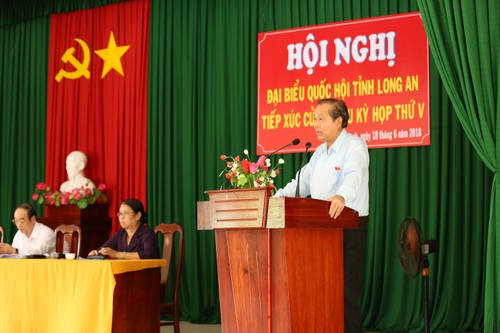 Pimpinan Partai Komunis dan Pemerintah Vietnam melakukan kontak dengan para pemilih di berbagai daerah - ảnh 1