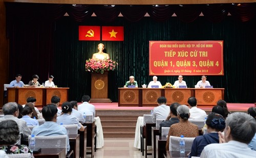 Presiden Vietnam, Tran Dai Quang mengadakan kontak dengan para pemilih Kota Ho Chi Minh - ảnh 1