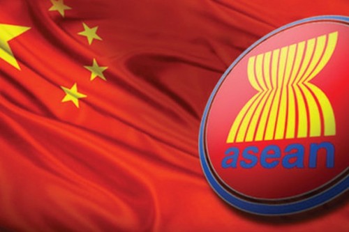 Tiongkok menjadi tenaga  pendorong pertumbuhan yang penting bagi ASEAN - ảnh 1