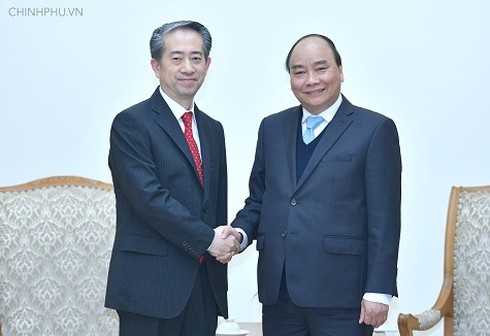 PM Vietnam, Nguyen Xuan Phuc secara terpisah menerima Dubes Tiongkok dan Denmark sehubungan dengan awal masa baktinya - ảnh 1