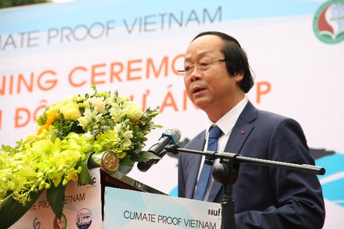 Mengawali proyek: “Iklim Vietnam – Kerjasama pendidikan untuk mencapai perubahan yang berkesinambungan di daerah-daerah dataran rendah” - ảnh 1