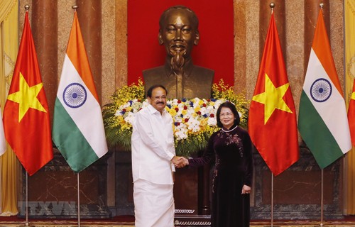 Wapres Vietnam, Dang Thi Ngoc Thinh melakukan pembicaraan dengan Wakil Presiden India, Venkaiah Naidu - ảnh 1