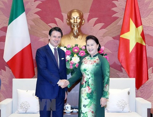 Ketua MN Vietnam, Nguyen Thi Kim Ngan melakukan pertemuan dengan PM Italia, Giuseppe Conte - ảnh 1