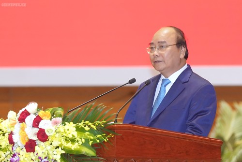 PM Vietnam, Nguyen Xuan Phuc menghadiri Konferensi Politik dan Militer seluruh tentara selama 6 bulan awal tahun 2019 - ảnh 1