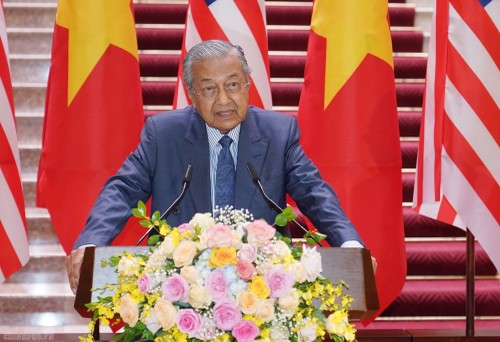 Thủ tướng Nguyễn Xuân Phúc đón, hội đàm với Thủ tướng Malaysia - ảnh 14