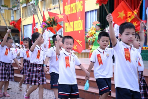Lebih dari 22 juta pelajar dan mahasiswa Vietnam menghadiri acara pembukaan tahun ajar baru - ảnh 11
