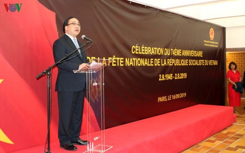 Kedubes Vietnam di Perancis memperingati HUT ke-74 Hari Nasional Vietnam (2/9) - ảnh 1