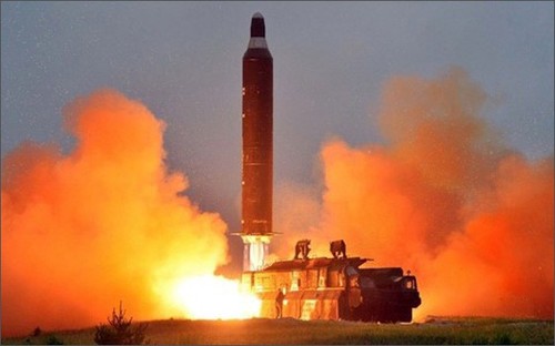 Lima anggota DK PBB berseru kepada RDRK supaya melepaskan program senjata nuklir dan rudal balistik - ảnh 1