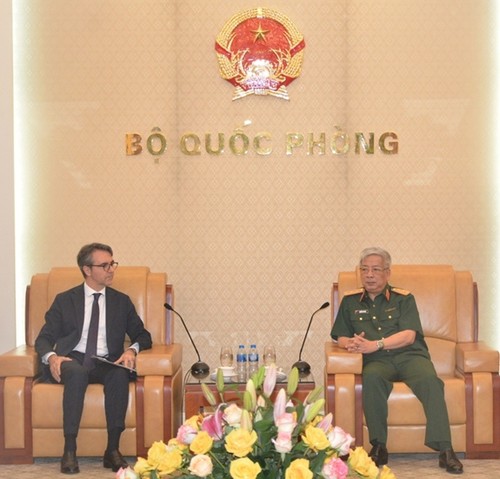 Vietnam menghargai hubungan pertahanan dengan Uni Eropa dan dengan Thailand - ảnh 1