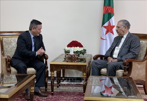 Ketua Dewan Negara Aljazair ingin memperkuat hubungan kerjasama dengan Vietnam - ảnh 1