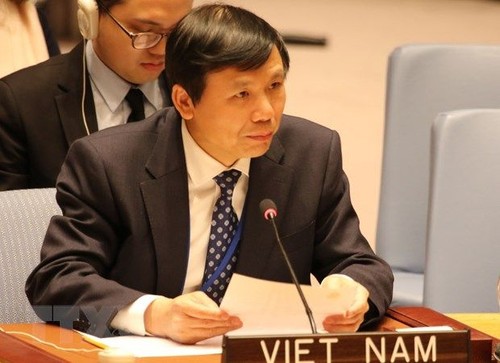 Vietnam memberikan sumbangan pendapat pada perbahasan terbuka DK PBB tentang masalah perempuan, perdamaian dan keamanan - ảnh 1