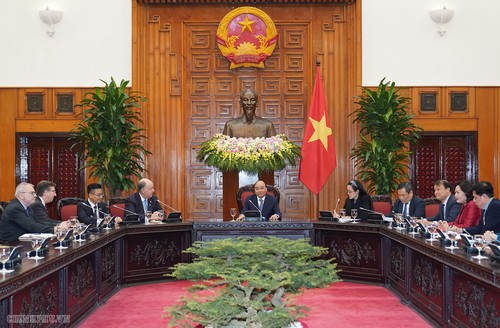 PM Vietnam, Nguyen Xuan Phuc menerima delegasi Dewan Bisnis AS - ảnh 1