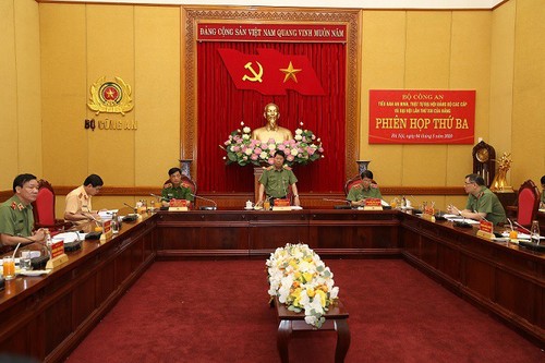 Sidang Subkomisi Keamanan dan Ketertiban  Kongres Partai Komunis berbagai tingkat dan Kongres Nasional ke-13 PKV - ảnh 1