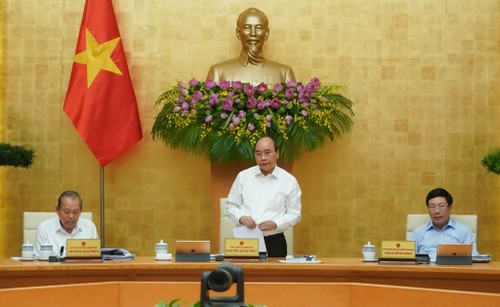 PM Vietnam, Nguyen Xuan Phuc memimpin sidang periodik Pemerintah bulan Mei - ảnh 1
