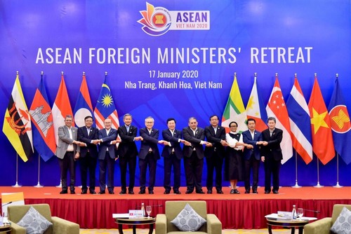 ASEAN mengeluarkan Pernyataan tentang arti pentingnya usaha menjamin perdamaian dan stabilitas di Asia Tenggara - ảnh 1