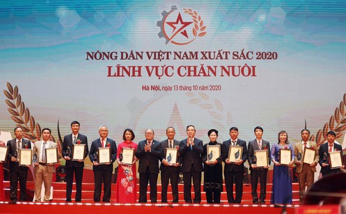 Memuji dan memberikan gelar kepada 63 petani Vietnam yang  tipikal tahun 2020 - ảnh 1