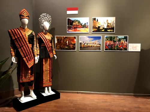 Pameran Busana Tradisional Negara-Negara ASEAN 2020 - ảnh 14