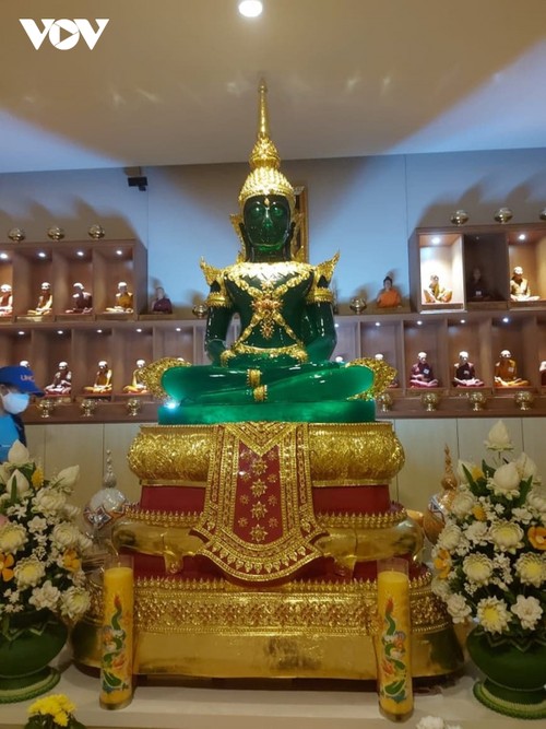 Biara Thailand di Negeri Islam Indonesia - Simbol Bagi Toleran dan Kehormonisan Agama - ảnh 11