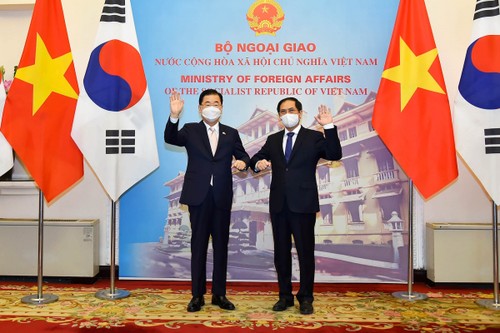 Vietnam-Republik Korea Menghargai Usaha Menjaga dan Mengembangkan Hubungan Kemitraan Strategis - ảnh 1