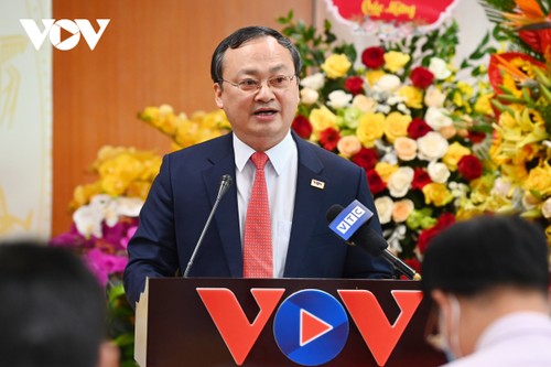 Sampaikan Keputusan Mengangkat Dirjen Radio Suara Vietnam - ảnh 1