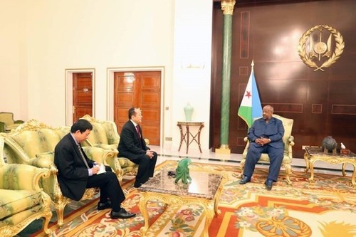 Presiden Djibouti Apresiasi Prestasi Pengembangan Ekonomi Vietnam - ảnh 1