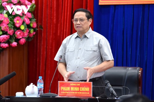 PM Pham Minh Chinh Lakukan Temu Kerja Dengan Pimpinan Teras Provinsi Binh Duong tentang Pengucuran Modal Investasi Publik dan Pemulihan Ekonomi - ảnh 1