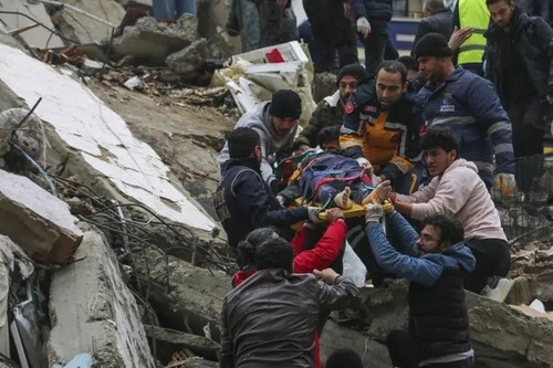 Vietnam Membantu Turki dan Suriah Mengatasi Akibat Gempa Bumi - ảnh 1