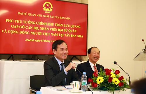Deputi PM Tran Luu Quang Menemui Ketua Majelis Rendah Spanyol - ảnh 2