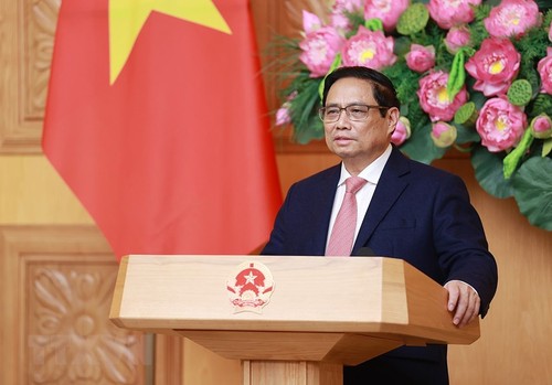 PM Pham Minh Chinh: Para Kepala Perwakilan Vietnam di Luar Negeri Menaruh Perhatian Dalam Diplomasi Ekonomi untuk Mengabdi Pembangunan Tanah Air - ảnh 1