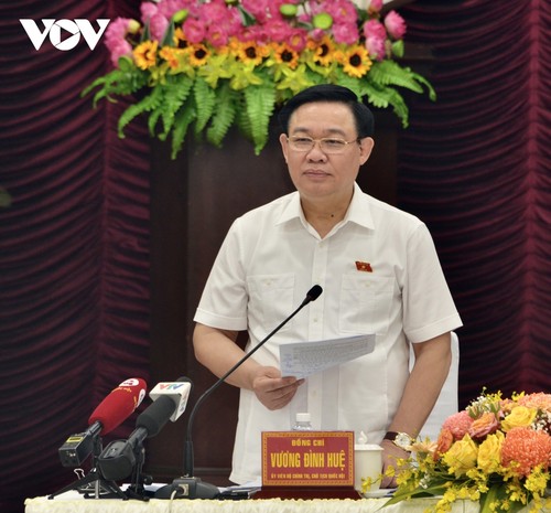 Ketua MN Vuong Dinh Hue Lakukan Kunjungan Kerja di Provinsi Binh Thuan - ảnh 1