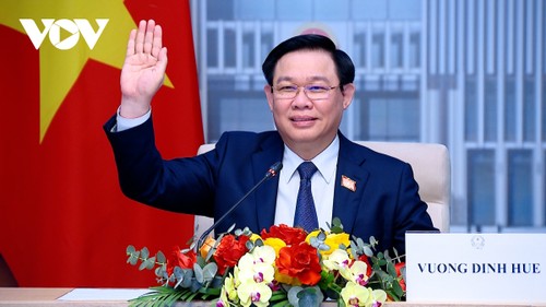 Vietnam-Tiongkok Mendorong Kuat Kerja Sama Badan Legislatif, Turut Memperkuat Hubungan Kemitraan Strategis yang Komprehensif - ảnh 2