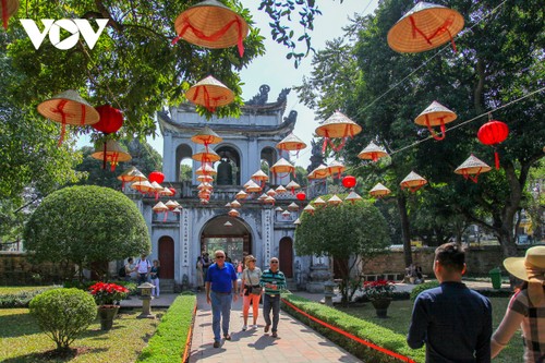 Kota Hanoi Menyambut Kedatangan Hampir Sejuta  Wisman pada Triwulan I Tahun 2023 - ảnh 1