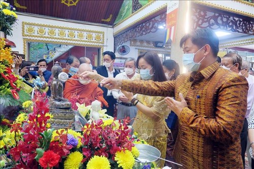 Festival Perayaan Hari Raya Tahun Baru Tradisional Laos, Thailand, Kamboja, dan Myanmar di Kota Ho Chi  Minh - ảnh 1