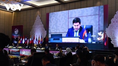 ASEAN dan Para Mitra Esahkan Banyak Naskah untuk Mendorong Kerja Sama Ekonomi - ảnh 3