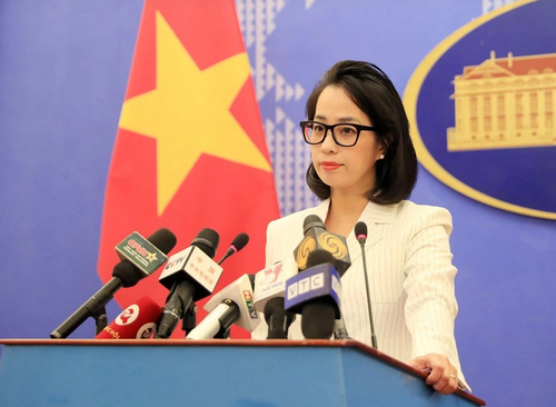 Kemenlu Vietnam Membantah Informasi yang Salah tentang Orang Khmer di Vietnam; Memprotes Tindakan Penggunaan Kekerasan terhadap Kapal Ikan Vietnam - ảnh 1