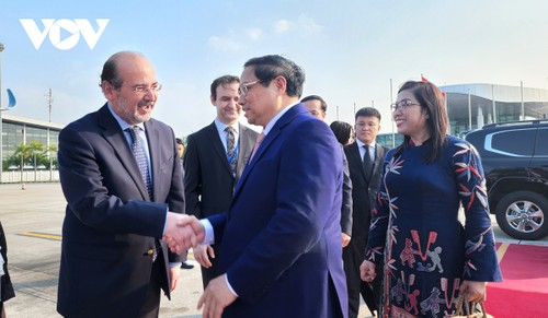 PM Vietnam, Pham Minh Chinh Berangkat Menghadiri Konferensi COP28 dan Melakukan Kunjungan Resmi ke Turki - ảnh 1