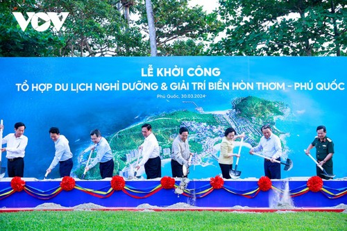 PM Pham Minh Chinh: Membangun Kota Pulau  Phu Quoc menjadi Pusat Jasa dan Eko-wisata yang Berkualitas Tinggi  - ảnh 2
