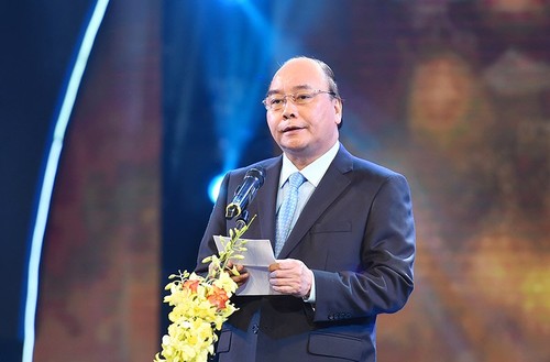 Nguyen Xuan Phuc: Plus 90% de Vietnamiens couverts par l’assurance maladie en 2020 - ảnh 1